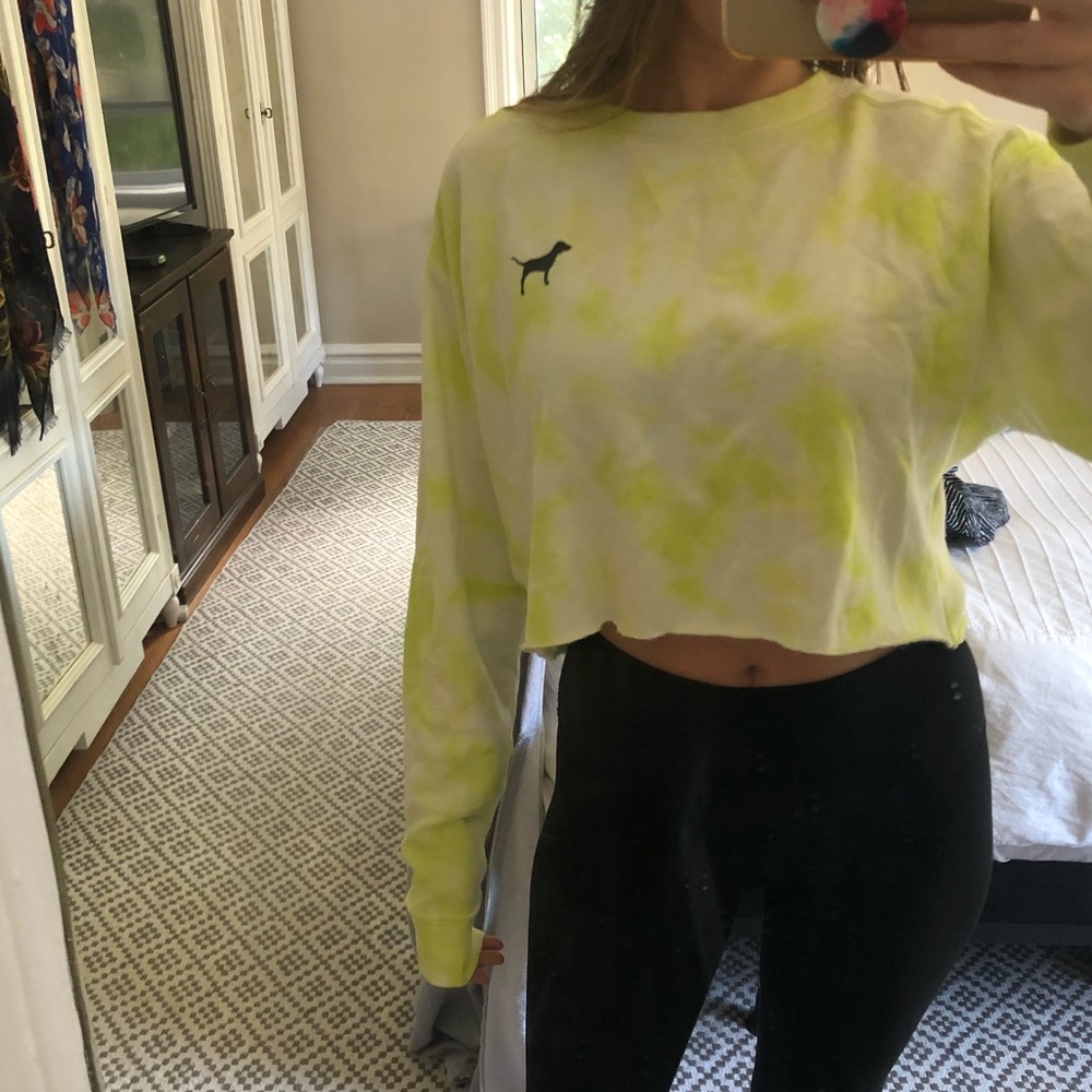 VS Pink sweatshirt